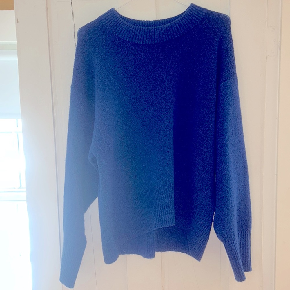Blue sweater size XS baggy and soft feel